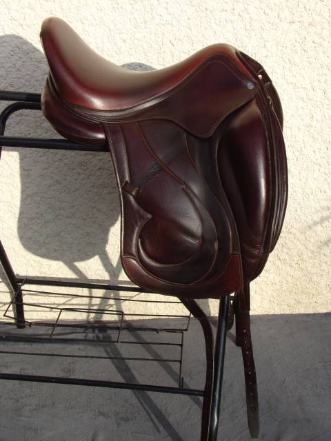 Selle Dressage Antares Cadence 17'