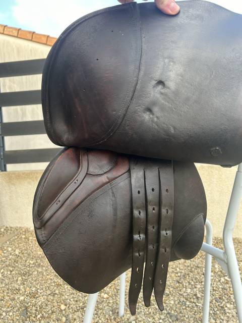 Selle cwd  17 pouce  En tres bon &eacute;tat