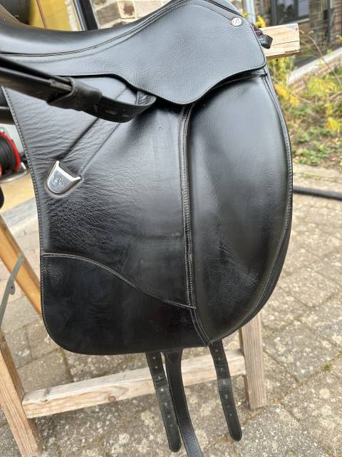 Selle de dressage Bates isabelwerth 17,5 