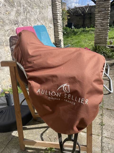 Selle Aulion 16,5 pouces 