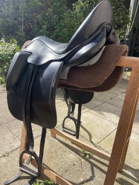 Selle Aulion 16,5 pouces 