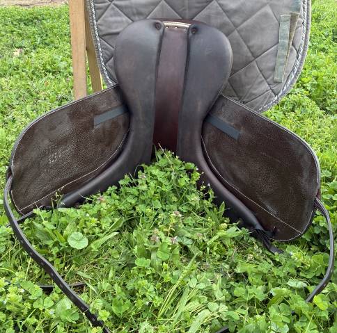 Selle de dressage Aachen II Forestier 