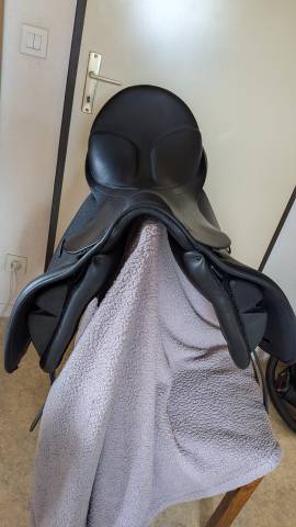 Selle de dressage Stubben Aramis 17,5"