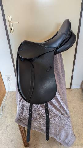 Selle de dressage Stubben Aramis 17,5"