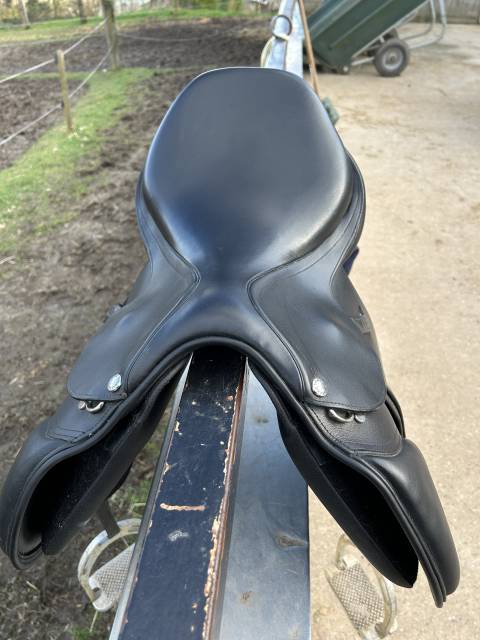 Selle &Eacute;ric Thomas New Hybrid jump (mi cuir mi synth&eacute;tique)  17p