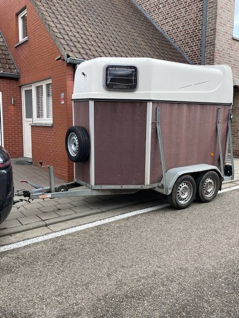 Van 2 chevaux &agrave; vendre