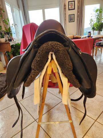 Selle de dressage cuir noire Baude 17'5