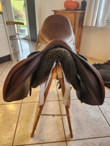 Selle de saut d'obstacle Bayon Baude