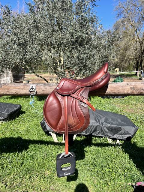 Selle CWD mademoiselle Taille 17,5 Ann&eacute;e 2021