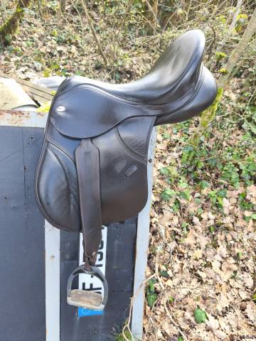 Selle thorowgood t8 GP haut garrot brune 17 pouces 