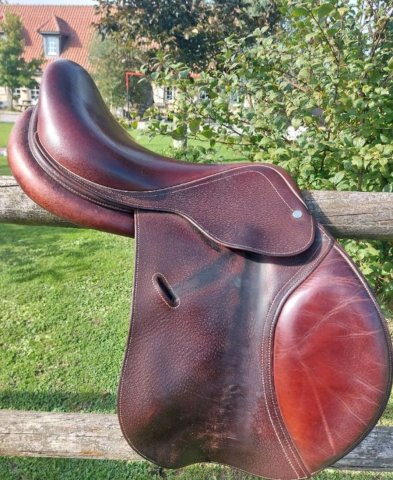 Selle Jump'in tr&egrave;s bon &eacute;tat 