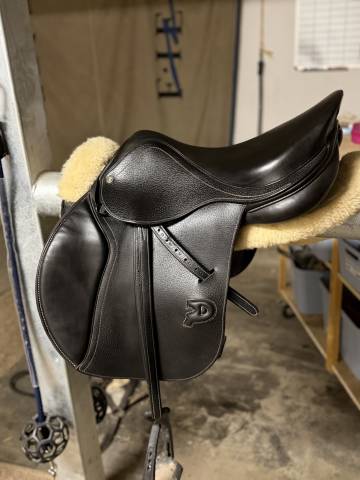 Selle &agrave; vendre - 17,5"