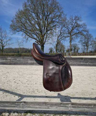 Selle Michel Robert prestige &agrave; vendre.