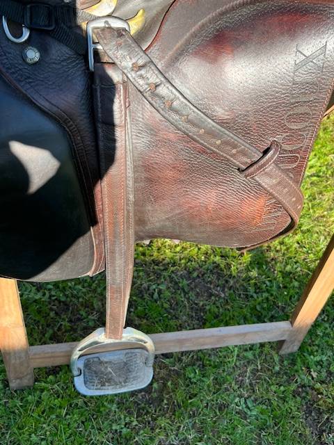 Vend Selle Devoucoux Biarritz 17'' Acajou 