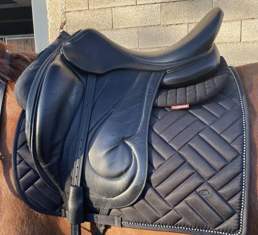 Selle Dressage Antares Cadence 18&rsquo;