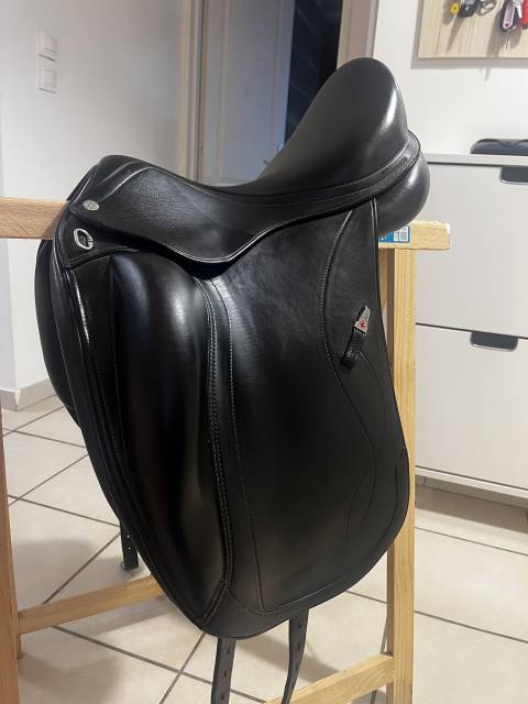 Selle dressage &eacute;quipe 16,5 pouces 