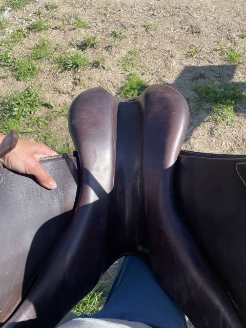 Selle devoucoux Ordka en tr&egrave;s bon &eacute;tat.  17,5 pouce