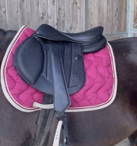 Selle forestier NEUVE 17p 