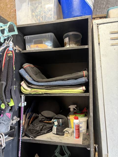 ? Armoire d&rsquo;&eacute;quitation sur mesure &ndash; comme neuve ! ?