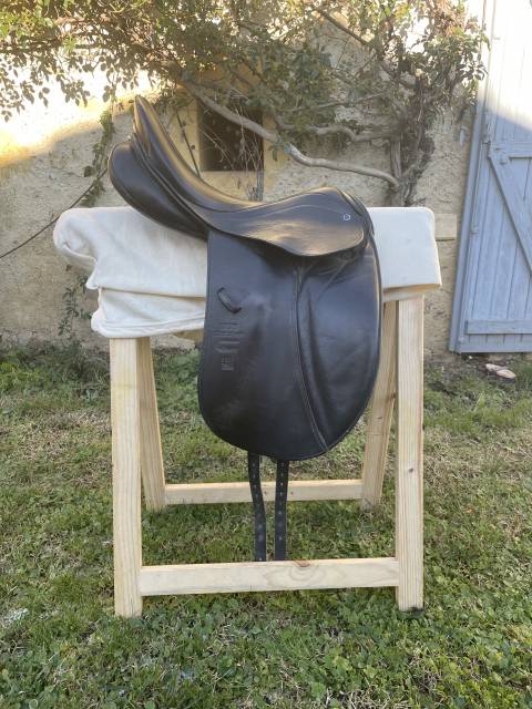 Selle dressage Stubben Aramis Equisoft 