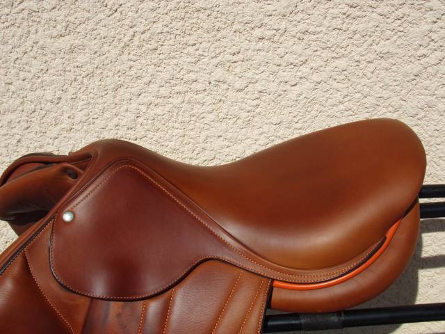 Selle Butet Doubl&eacute;e Veau  17'5 excellent &eacute;tat 