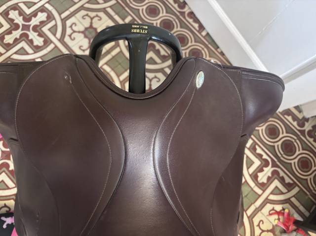 Selle dressage Tekna marron 17,5 pouces