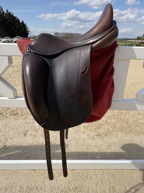 selle de dressage &eacute;quipe 