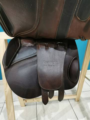 Selle GBS taille 17, couleur choco, semi creuse mixte/obstacle