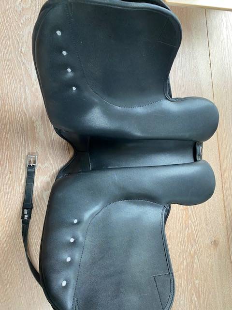 Selle dressage Wintec Isabell Werth CAIR 18" &ndash; bon &eacute;tat