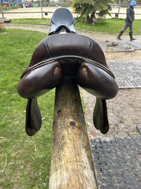 Selle d'obstacle Paul des Adh&eacute;mar