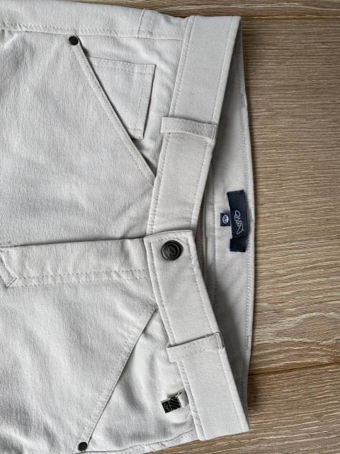 pantalon junior marque QHP beige taille 12 ans 