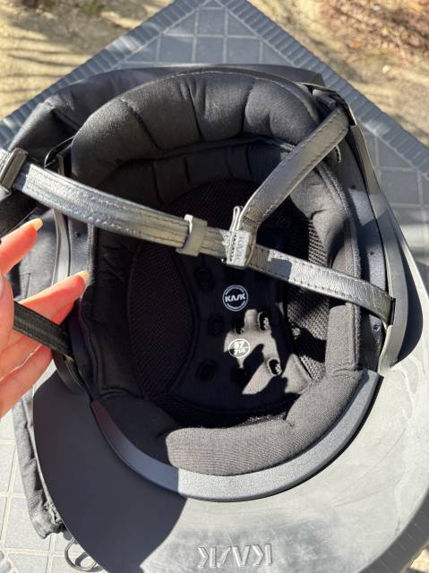 Bombe kask Carbon Shine Black