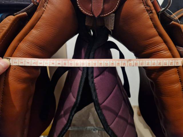 Selle 17,5 pouces neuve 