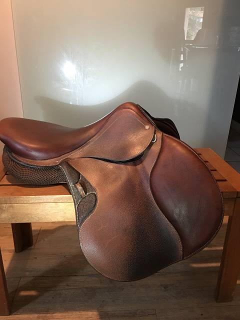 Selle jumping CSO Gt Concept taille 17,5