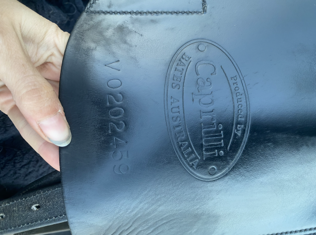 Selle de dressage Bates Caprilli Close Contact 17 pouce