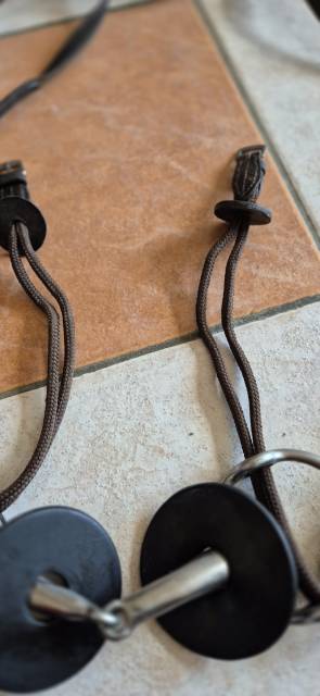 Mors releveurs avec renes