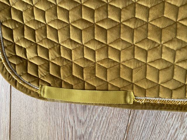 Tapis de dressage Kentucky Velvet moutarde &ndash; T Cheval