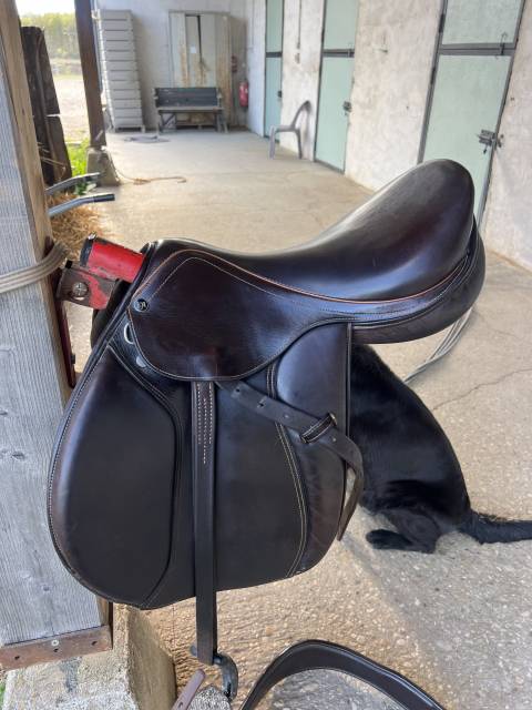 Selle marron jean d&rsquo;autigny 17