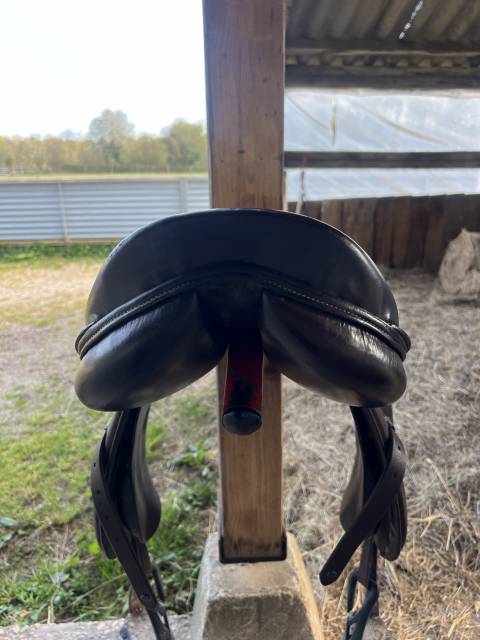 Selle marron jean d&rsquo;autigny 17