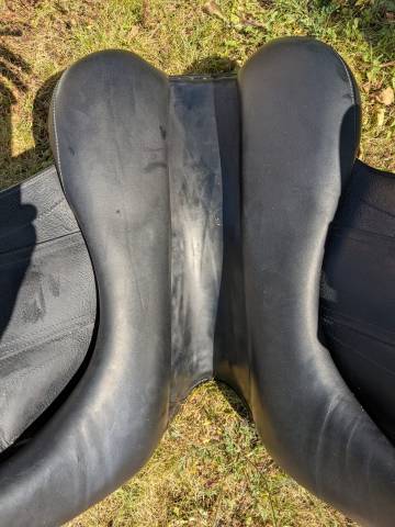 Selle de dressage 17 pouces