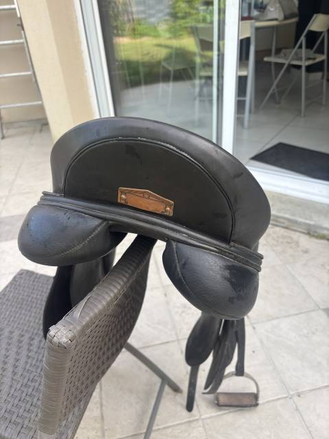 selle dressage albion slk 2020 17.5 tr&egrave;s peu servie