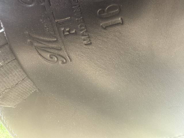 Dressage platinium Time rider 16,5 pouces noir