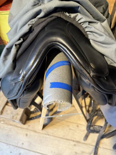 Dressage platinium Time rider 16,5 pouces noir