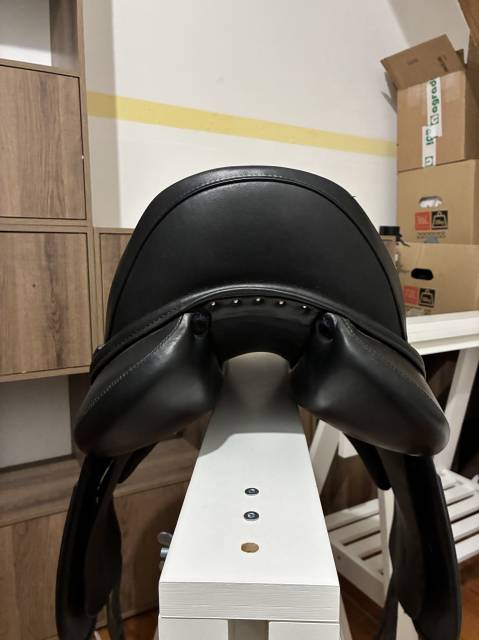 Selle de dressage Antares  taille 17, quartier taille 1