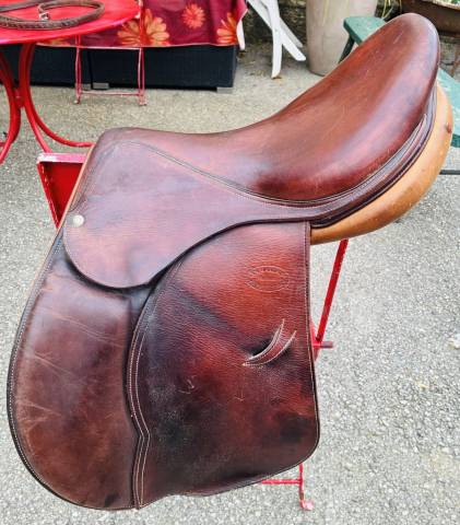 Vends selle devaucoux 17 pouces havane