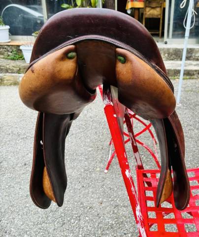 Vends selle devaucoux 17 pouces havane