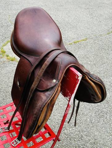 Vends selle devaucoux 17 pouces havane