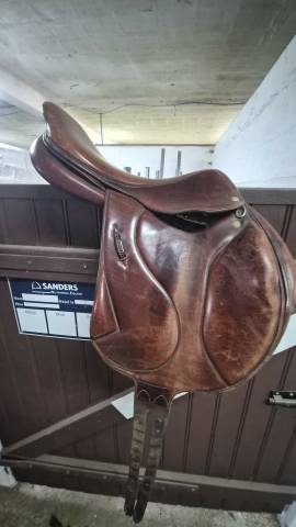 Selle saumur 17,5