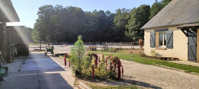 Propri&eacute;t&eacute; &eacute;questre d'exception proche Paris installations compl&egrave;tes & cadre priv