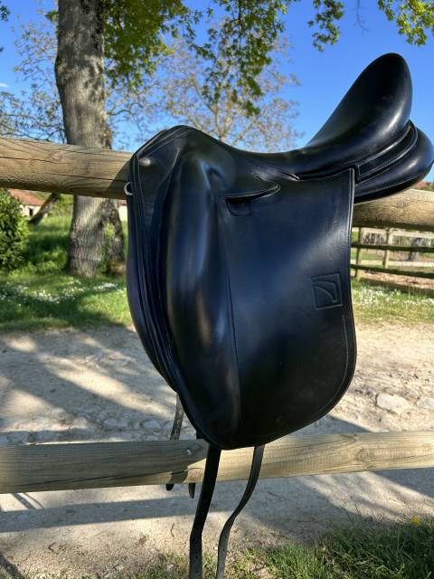 Selle Dressage Childeric Dpl 17.5 pouces 